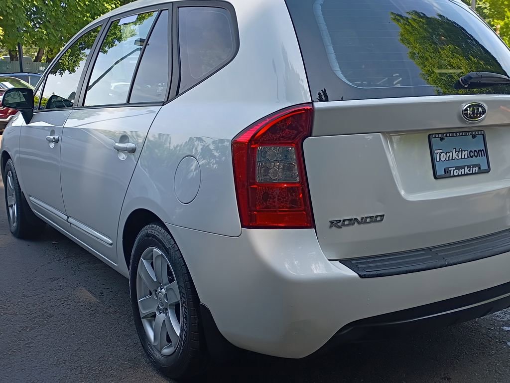 Used 2007 Kia Rondo LX FWD image 6