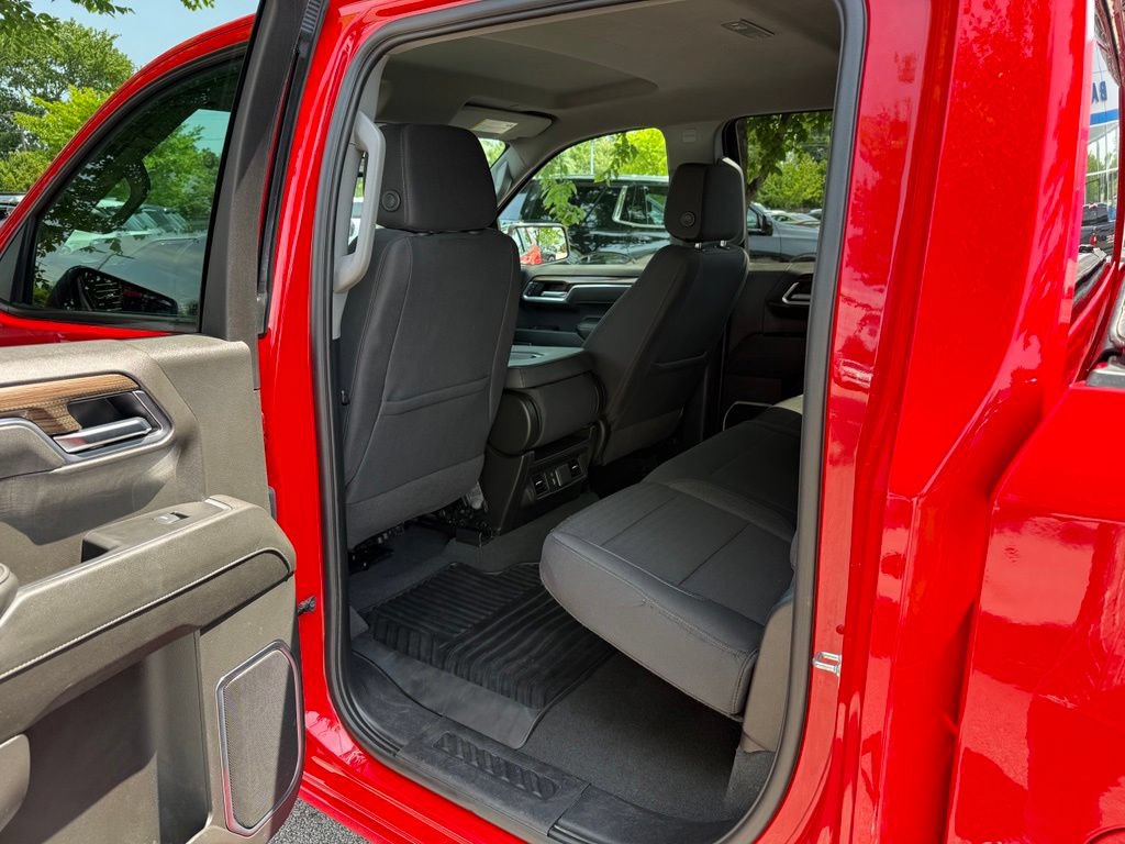 Used 2025 Chevrolet Silverado 1500 LT AWD/4WD image 11