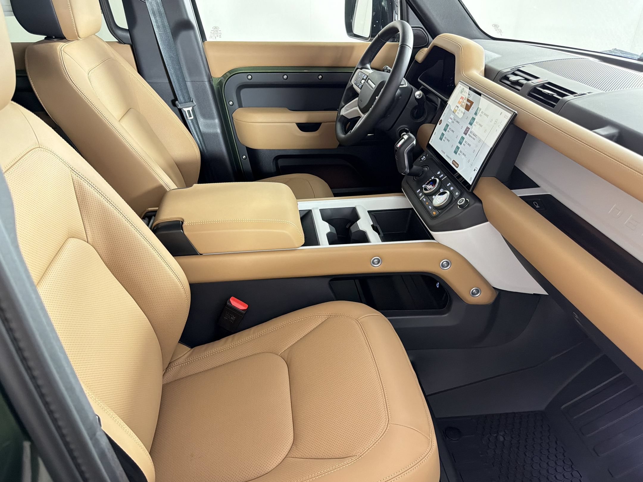 New 2026 Land Rover Defender 110 X-Dynamic SE AWD/4WD image 28