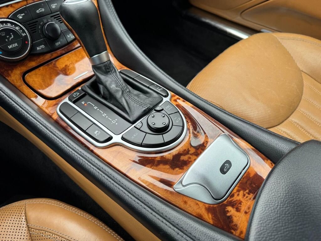 Used 2011 Mercedes-Benz SL 550 image 13