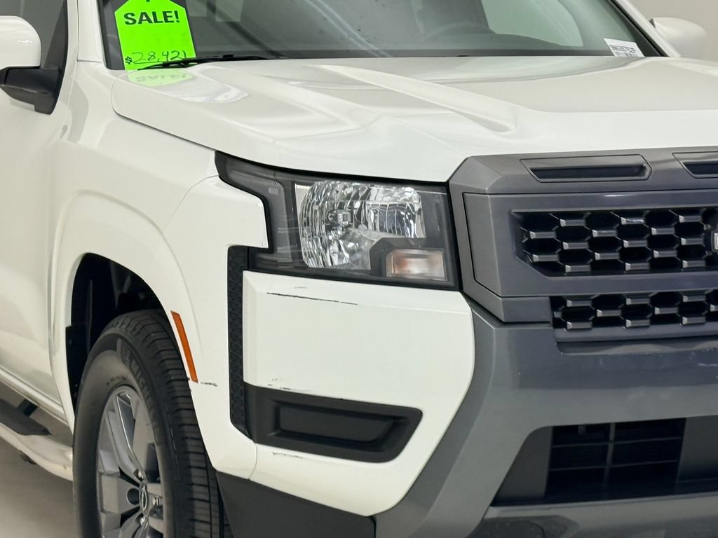 Used 2025 Nissan Frontier SV RWD image 5