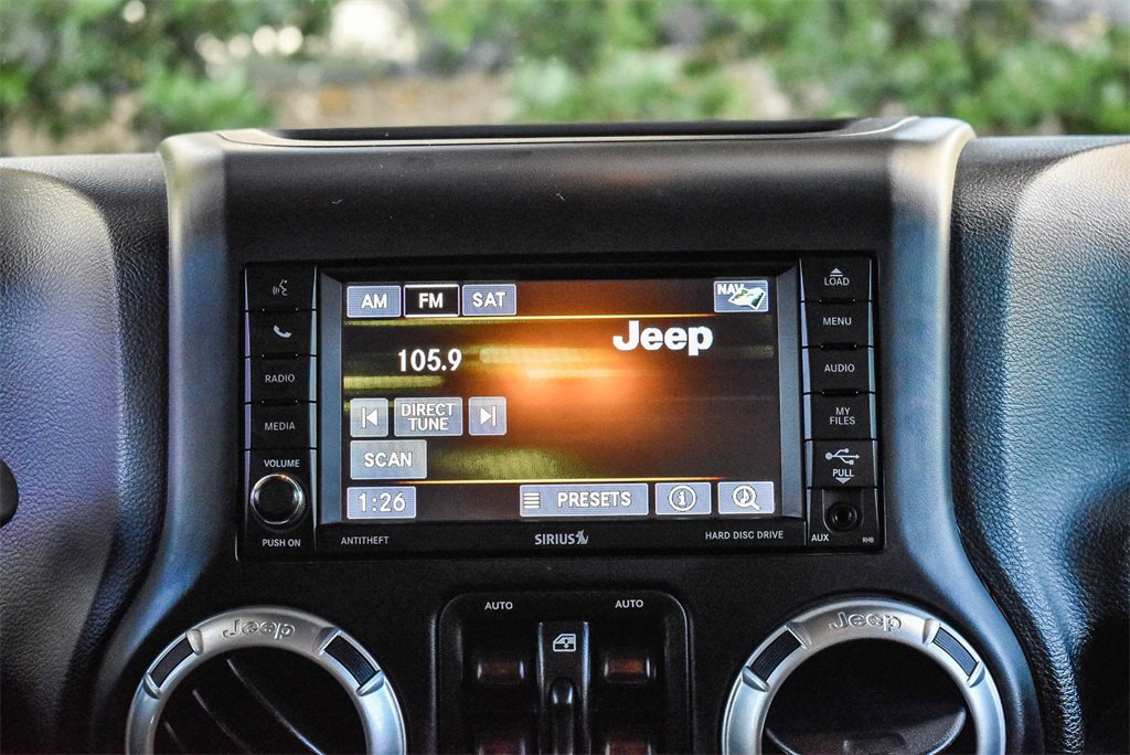 Used 2015 Jeep Wrangler Unlimited Sahara image 14