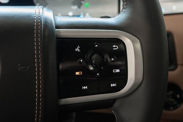 Used 2025 Nissan Armada Platinum Reserve AWD/4WD image 34