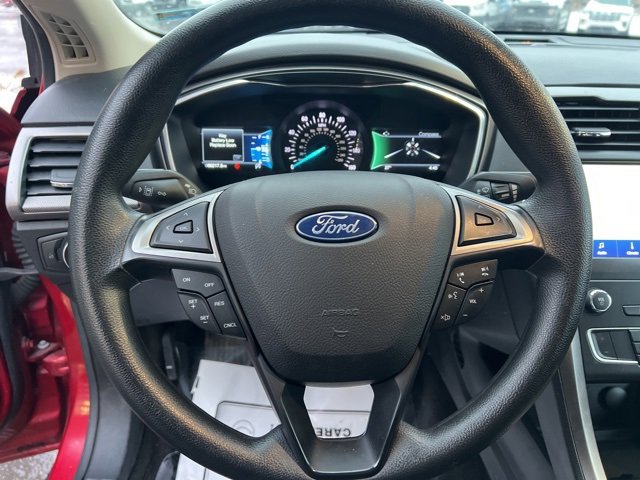 Used 2020 Ford Fusion SE image 24