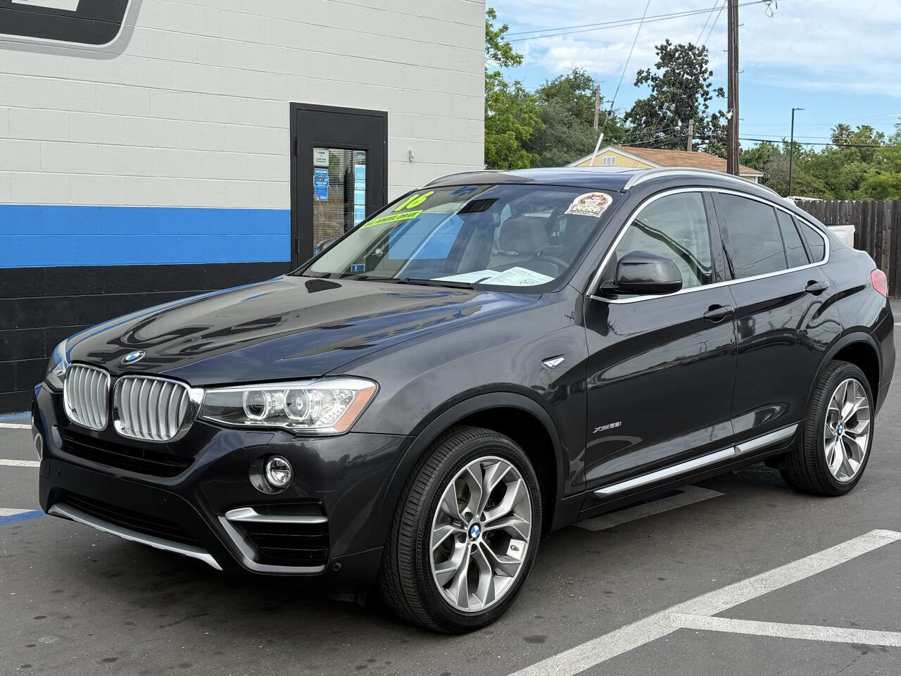 Used 2016 BMW X4 xDrive28i AWD/4WD image 3