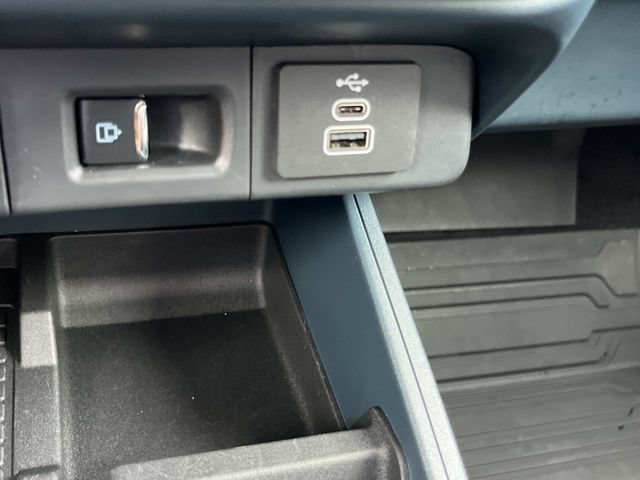Used 2025 Ford Maverick Lariat w/ Black Appearance Package AWD/4WD image 39