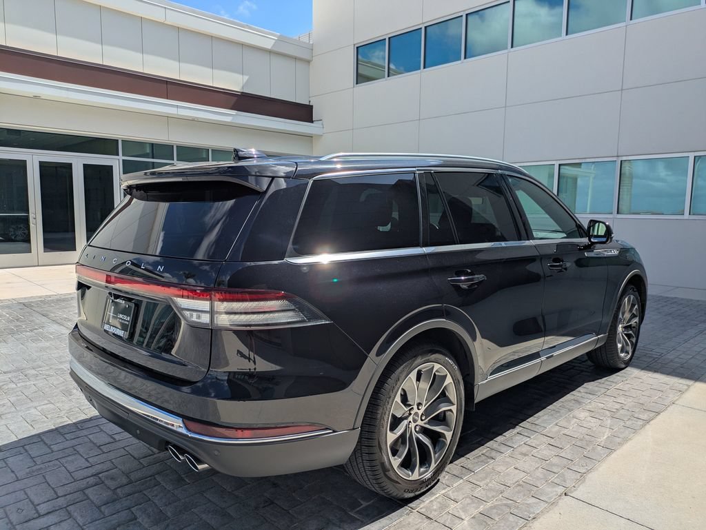 Certified 2025 Lincoln Aviator Reserve RWD image 6