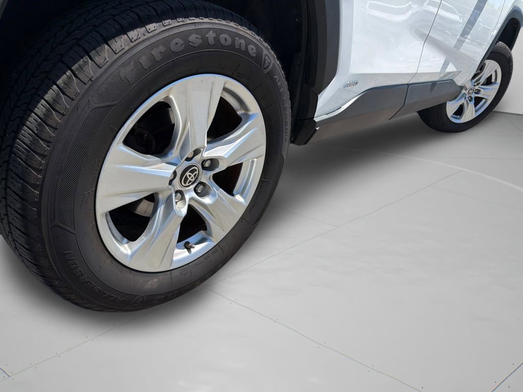 Used 2021 Toyota RAV4 LE w/ Carpet Mat Package (TMS) AWD/4WD image 33