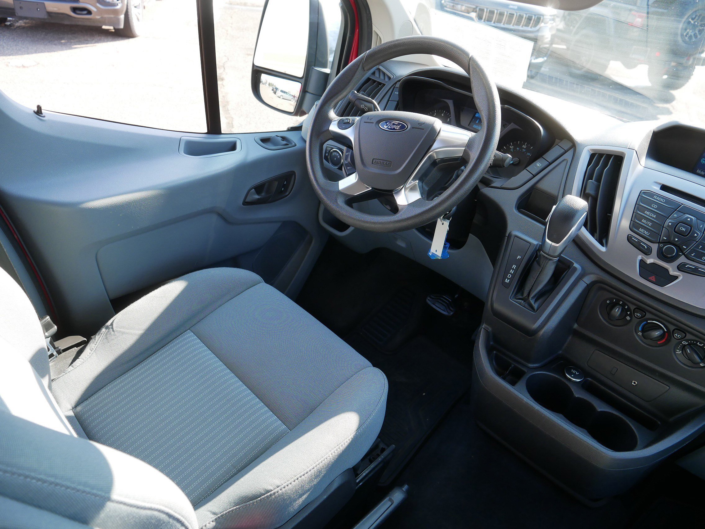 Used 2015 Ford Transit 350 XLT image 9