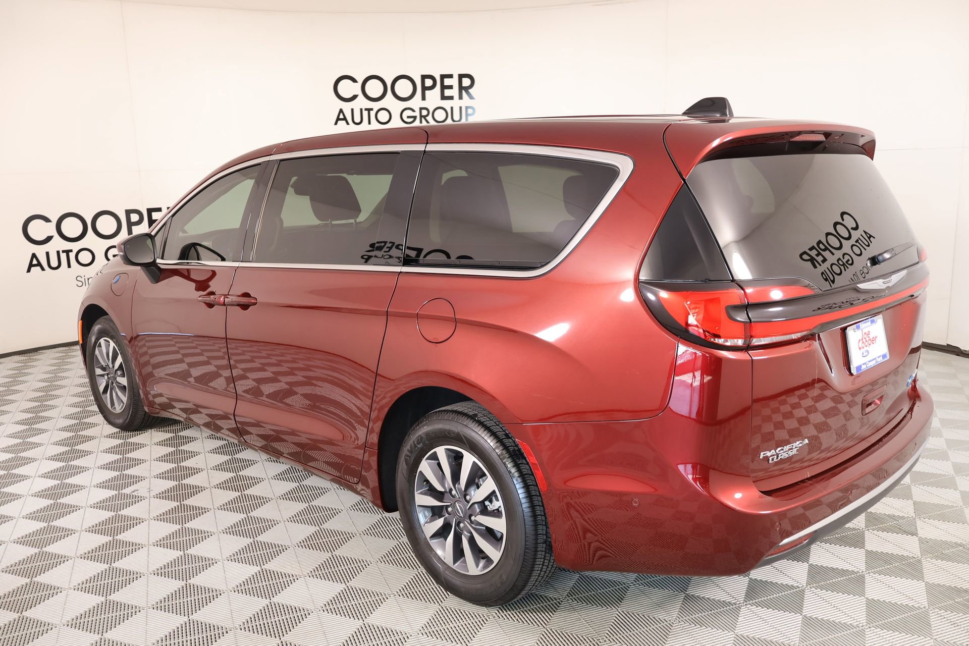 Used 2023 Chrysler Pacifica Touring-L image 22