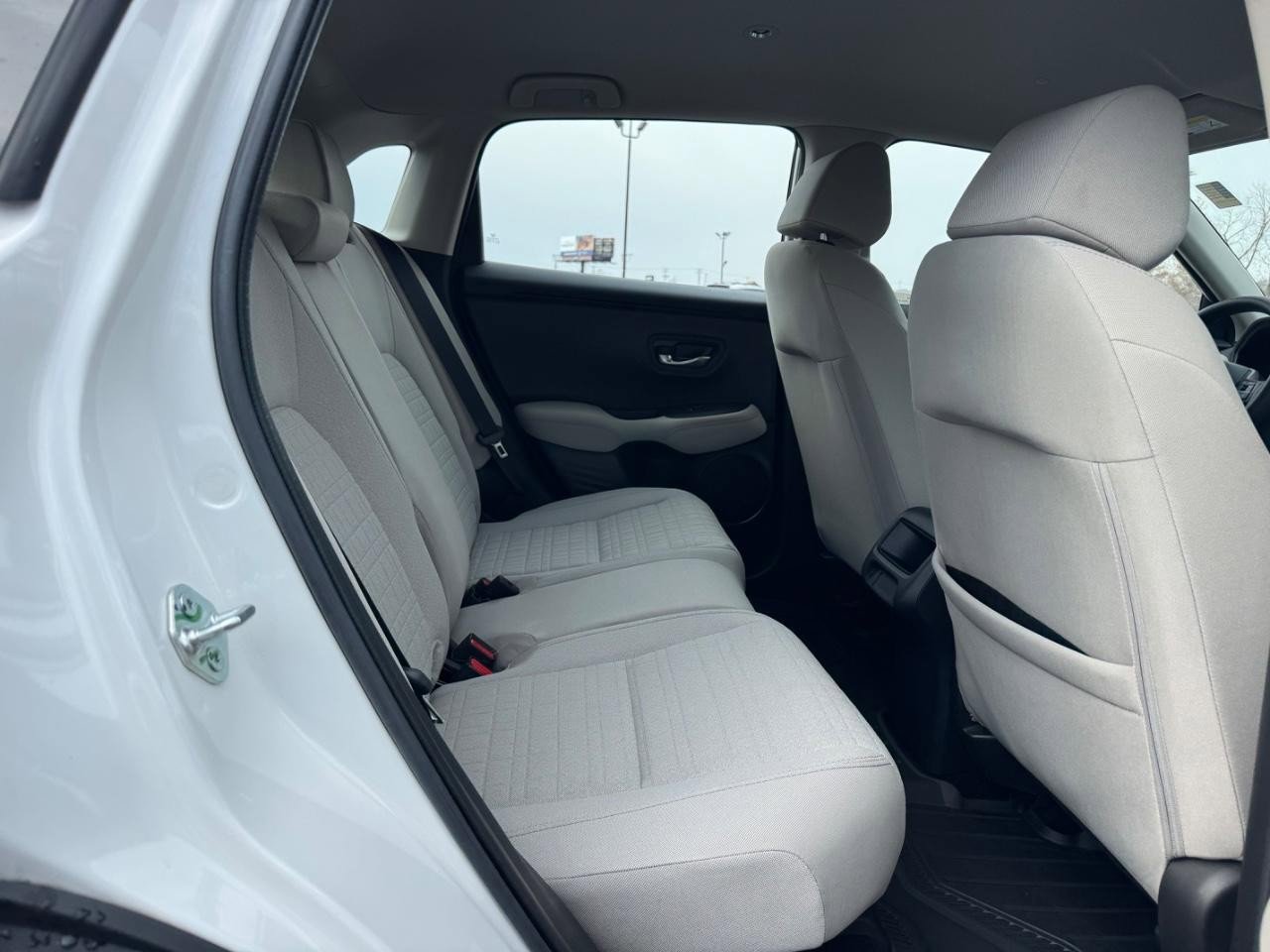 Used 2023 Honda HR-V LX image 10