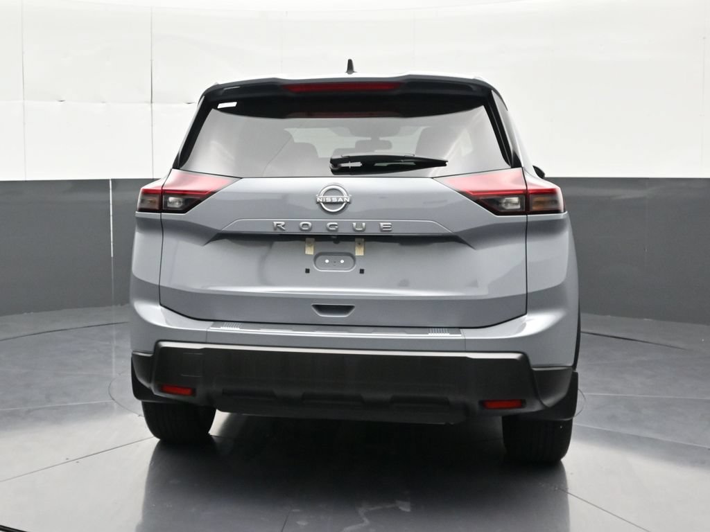 Used 2026 Nissan Rogue SV FWD image 4