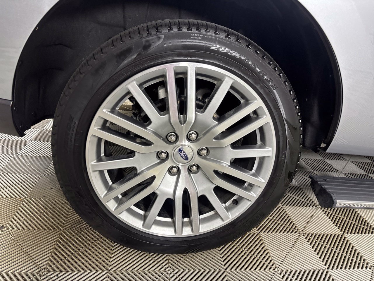 Used 2024 Ford Expedition Limited AWD/4WD image 35