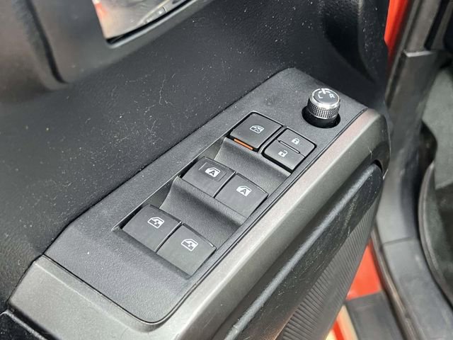 Used 2017 Toyota Tacoma TRD Off-Road AWD/4WD image 17