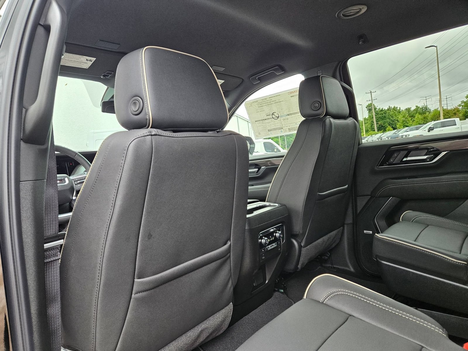 New 2026 GMC Yukon Elevation AWD/4WD image 24