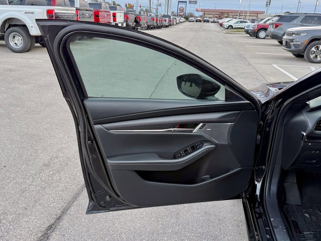 Used 2020 MAZDA MAZDA3 Premium image 41