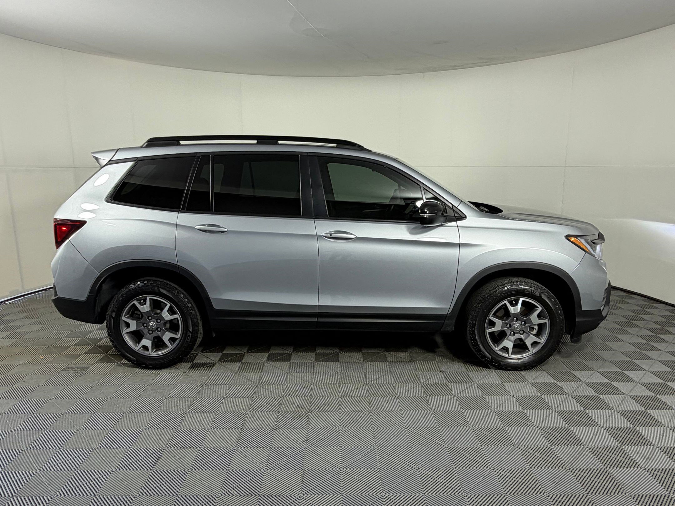 Used 2023 Honda Passport TrailSport image 8