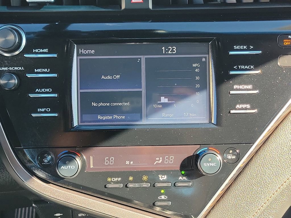 Used 2018 Toyota Camry XLE image 27