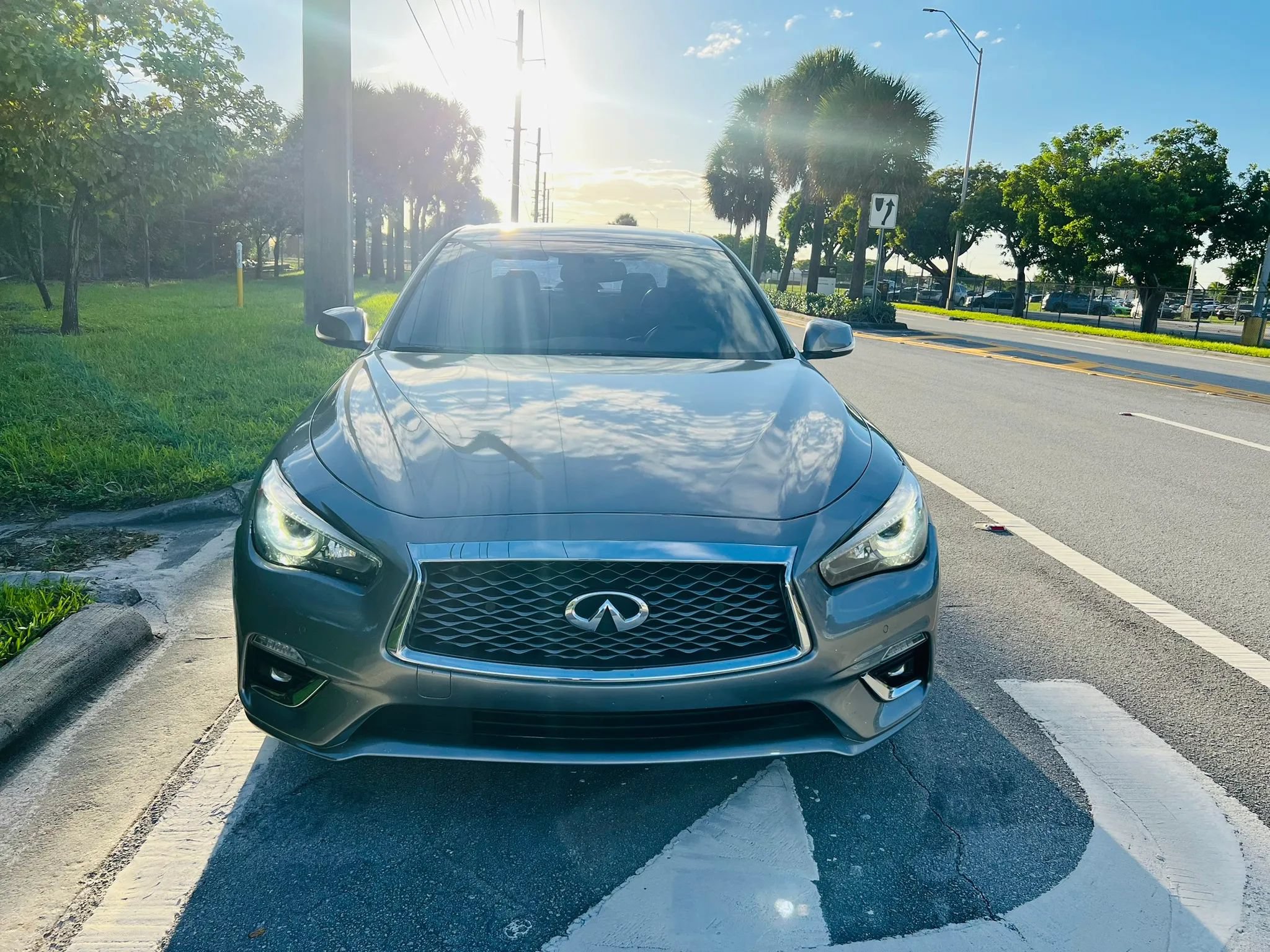 Used 2018 INFINITI Q50 Luxe w/ Essential Package (3.0T Luxe) AWD/4WD image 8