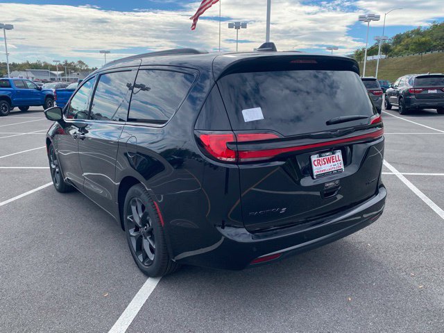 New 2026 Chrysler Pacifica Limited w/ S Appearance Package FWD image 4
