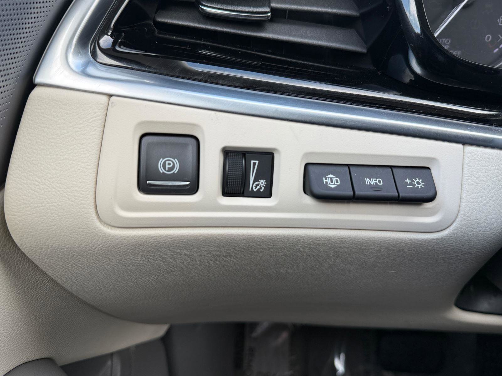 Certified 2024 Cadillac XT6 Premium Luxury w/ Technology Package image 25