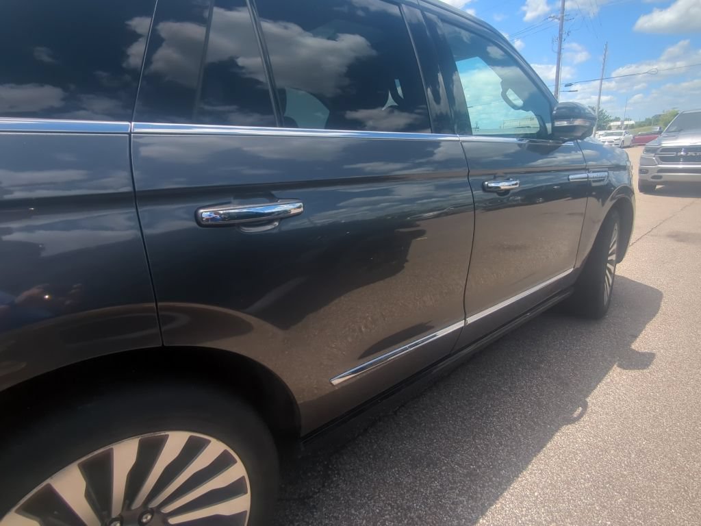 Used 2018 Lincoln Navigator Reserve w/ Technology Package AWD/4WD image 10