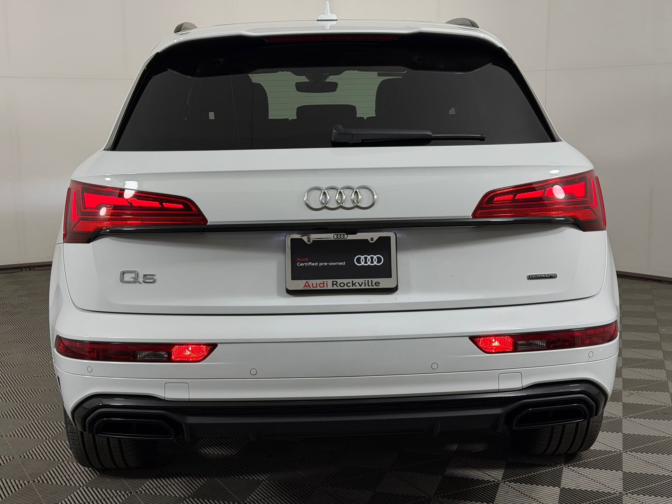 Certified 2025 Audi Q5 2.0T Premium w/ Convenience Plus Package image 10