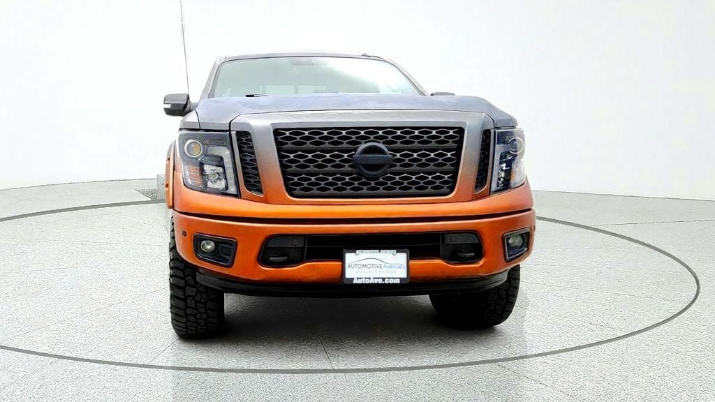 Used 2019 Nissan Titan SV w/ SV Convenience Package AWD/4WD image 2