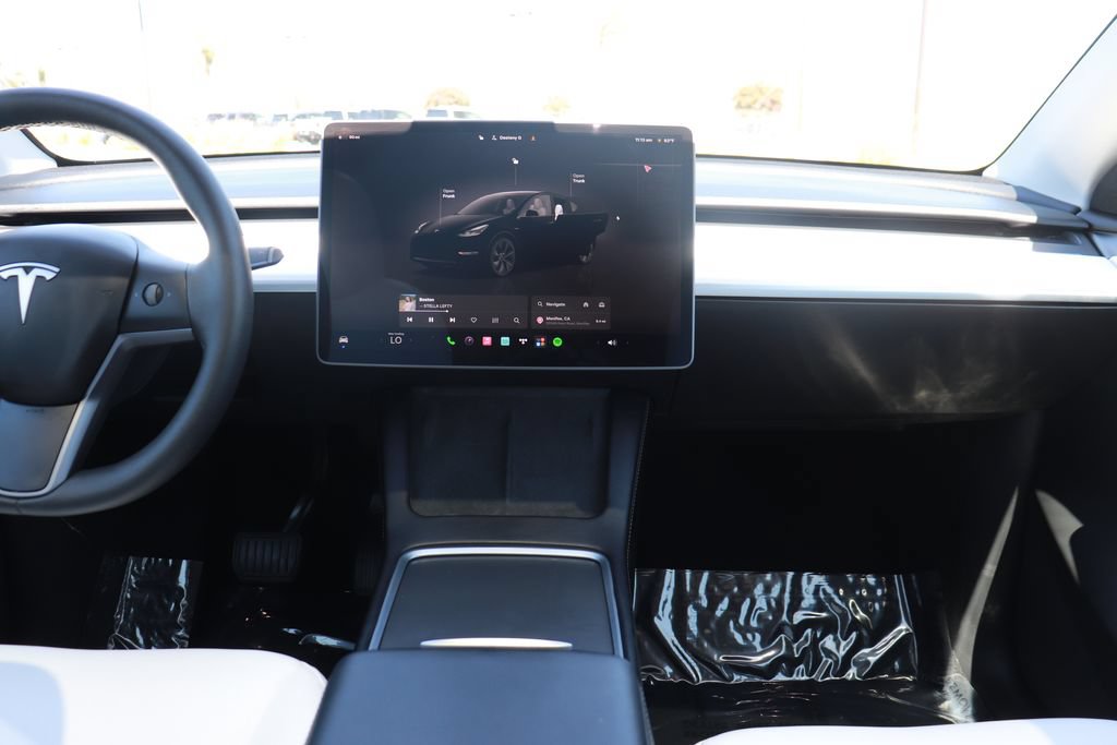 Used 2025 Tesla Model Y Long Range RWD image 14