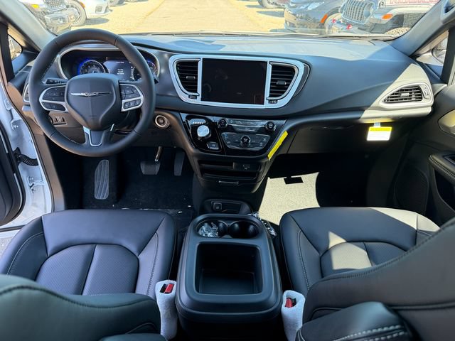 New 2026 Chrysler Voyager LX FWD image 23