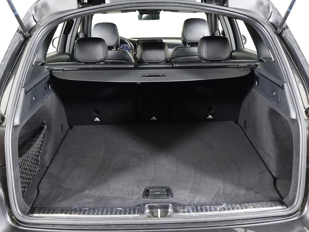 Used 2022 Mercedes-Benz GLC 300 4MATIC w/ AMG Line image 18