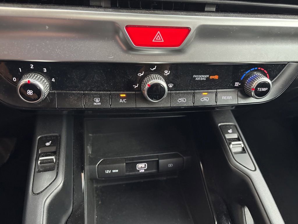 Used 2020 Kia Telluride S w/ S 8 Passenger Seating Package AWD/4WD image 11
