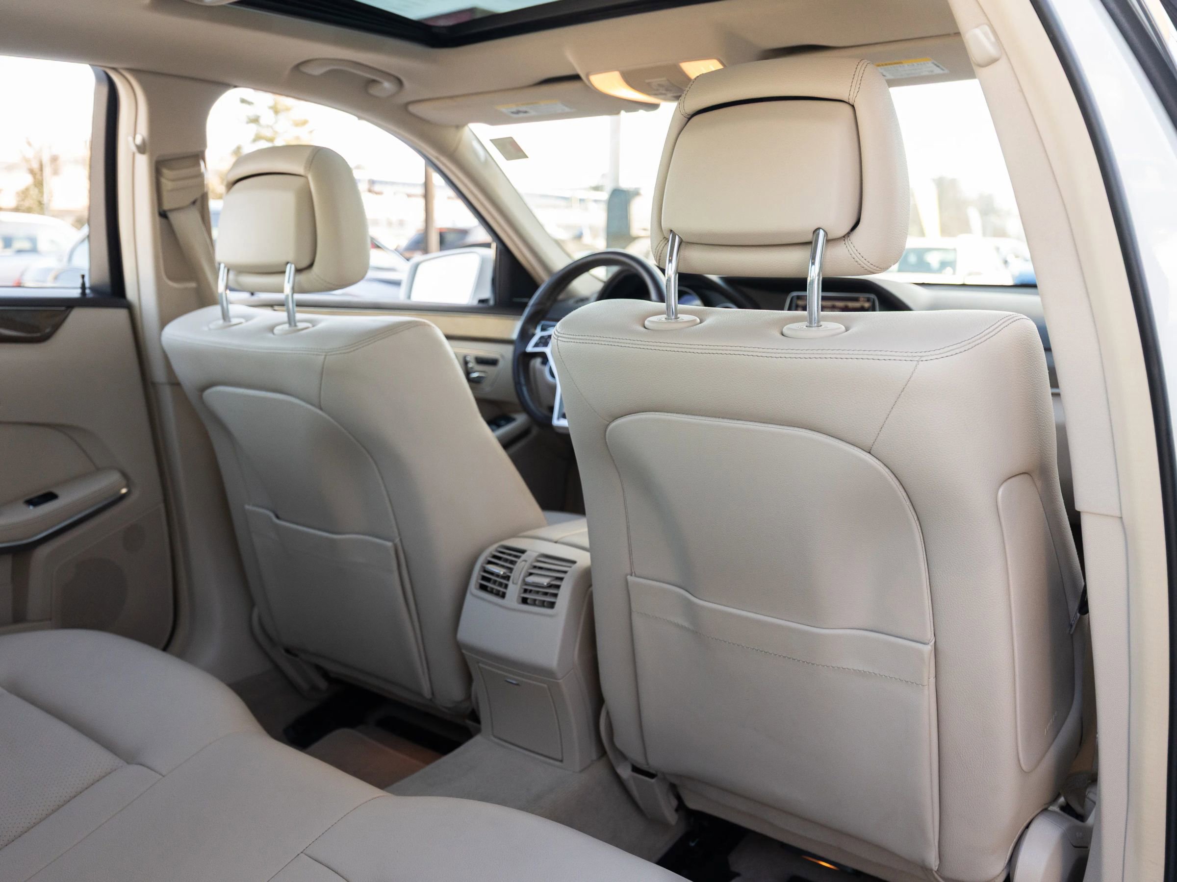 Used 2014 Mercedes-Benz E 350 4MATIC Sedan image 25