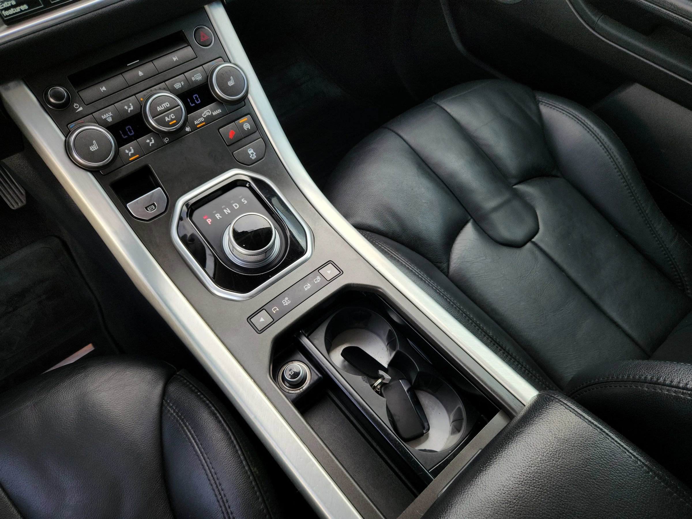 Used 2015 Land Rover Range Rover Evoque Pure Premium image 12