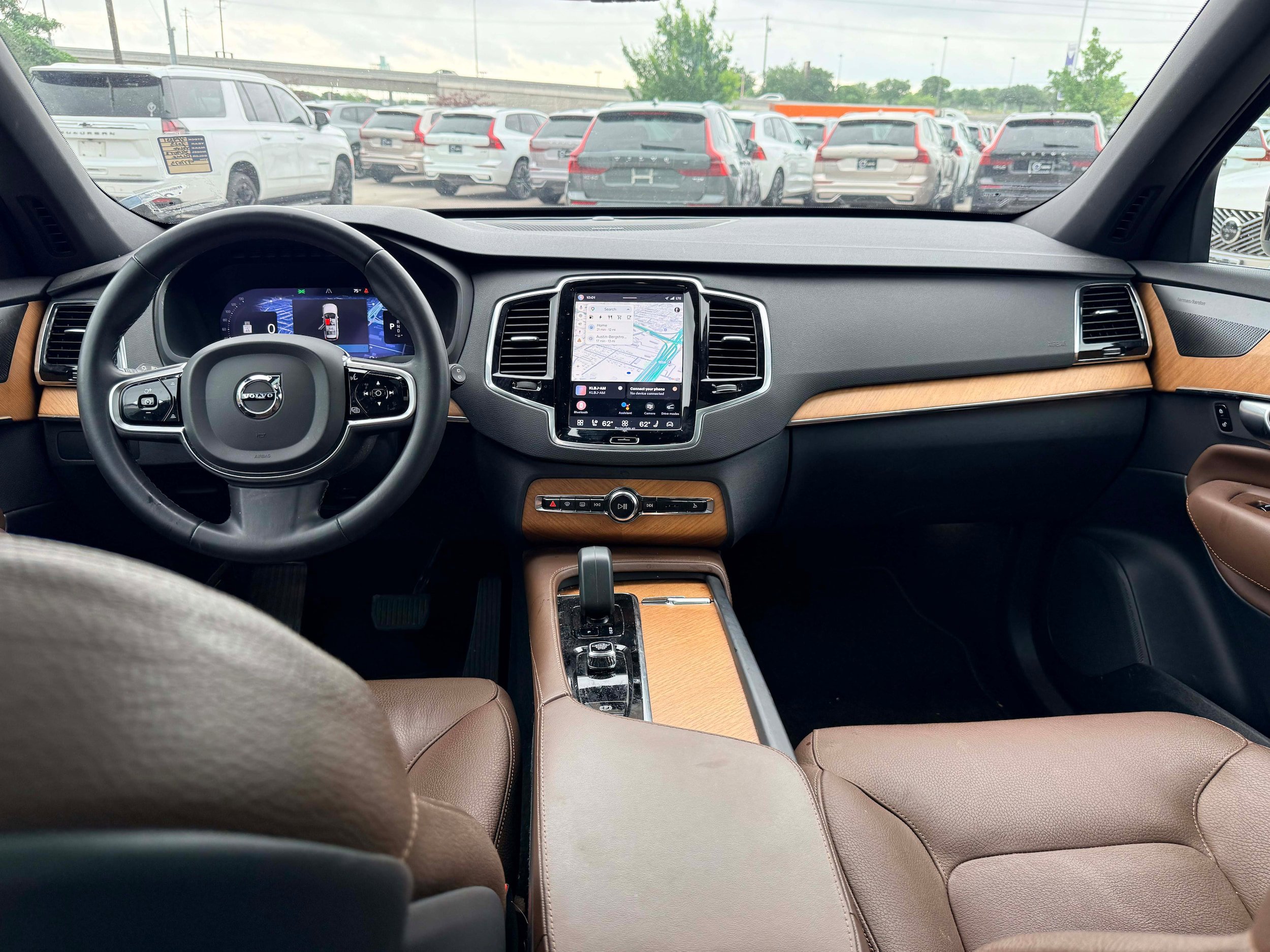 Certified 2023 Volvo XC90 T8 Plus AWD/4WD image 16