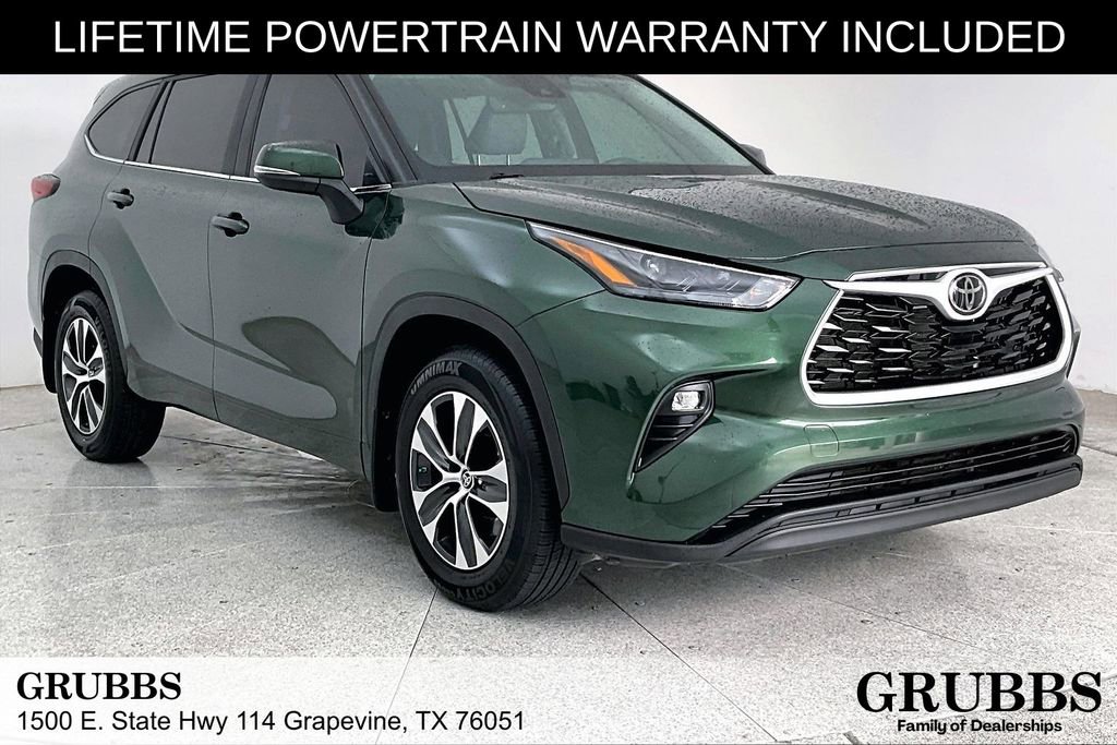 Used 2023 Toyota Highlander XLE FWD image 1