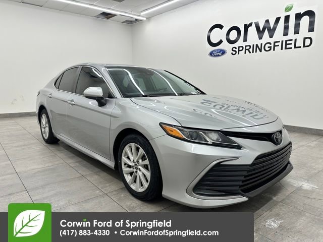 Used 2022 Toyota Camry LE image 6