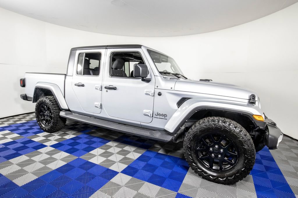 Used 2023 Jeep Gladiator Overland image 3