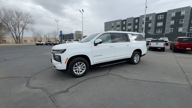 Used 2025 Chevrolet Suburban LT w/ Comfort Package image 4