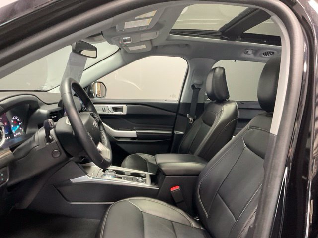 Used 2022 Ford Explorer Limited w/ Hybrid Equipment Group 310A AWD/4WD image 16