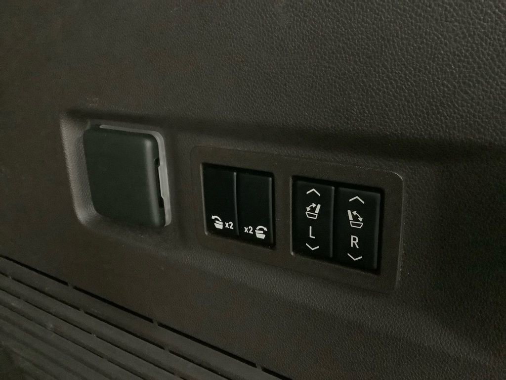 Used 2021 GMC Yukon SLT w/ SLT Luxury Plus Package image 27