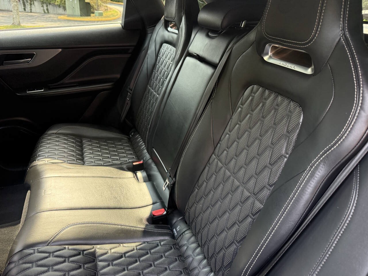 Used 2019 Jaguar F-PACE SVR AWD/4WD image 16