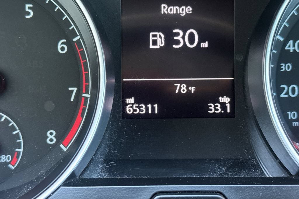 Used 2017 Volkswagen Golf SEL FWD image 24