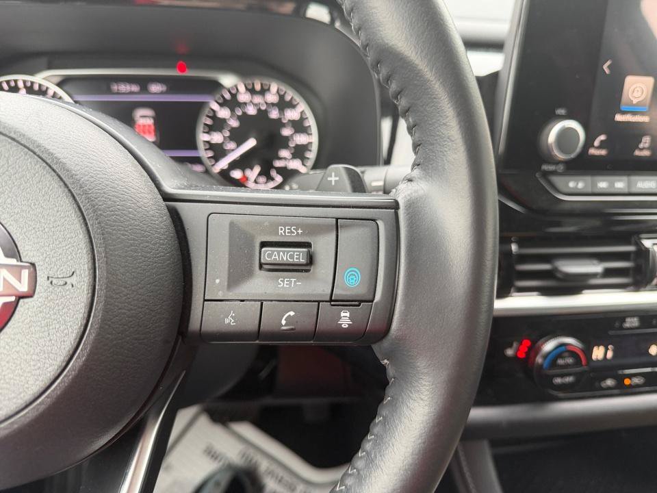 Used 2025 Nissan Pathfinder SV FWD image 19