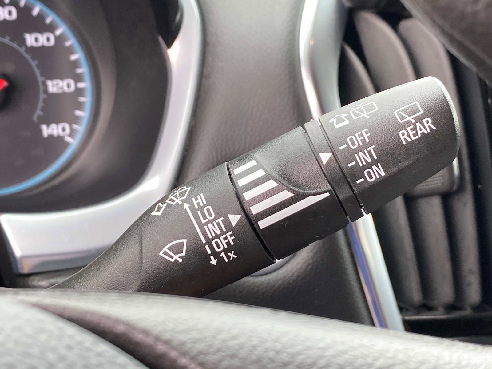 Used 2021 Chevrolet Traverse LS image 18