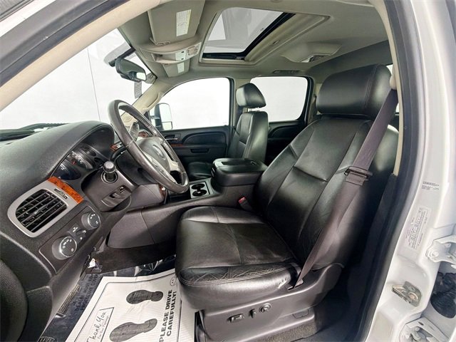 Used 2014 GMC Sierra 3500 SLT w/ SLT Convenience Package image 18