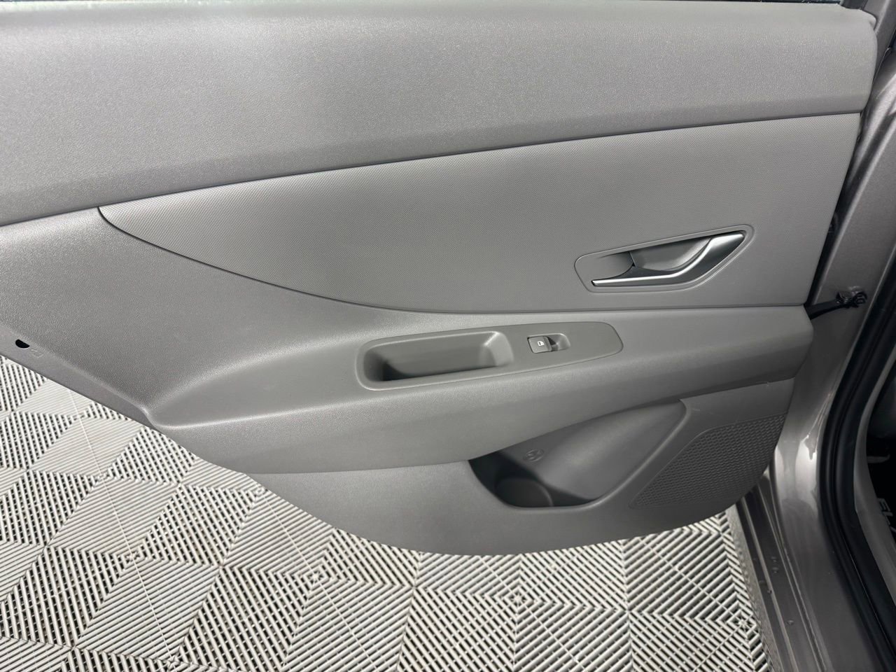 Used 2022 Hyundai Elantra SEL image 22