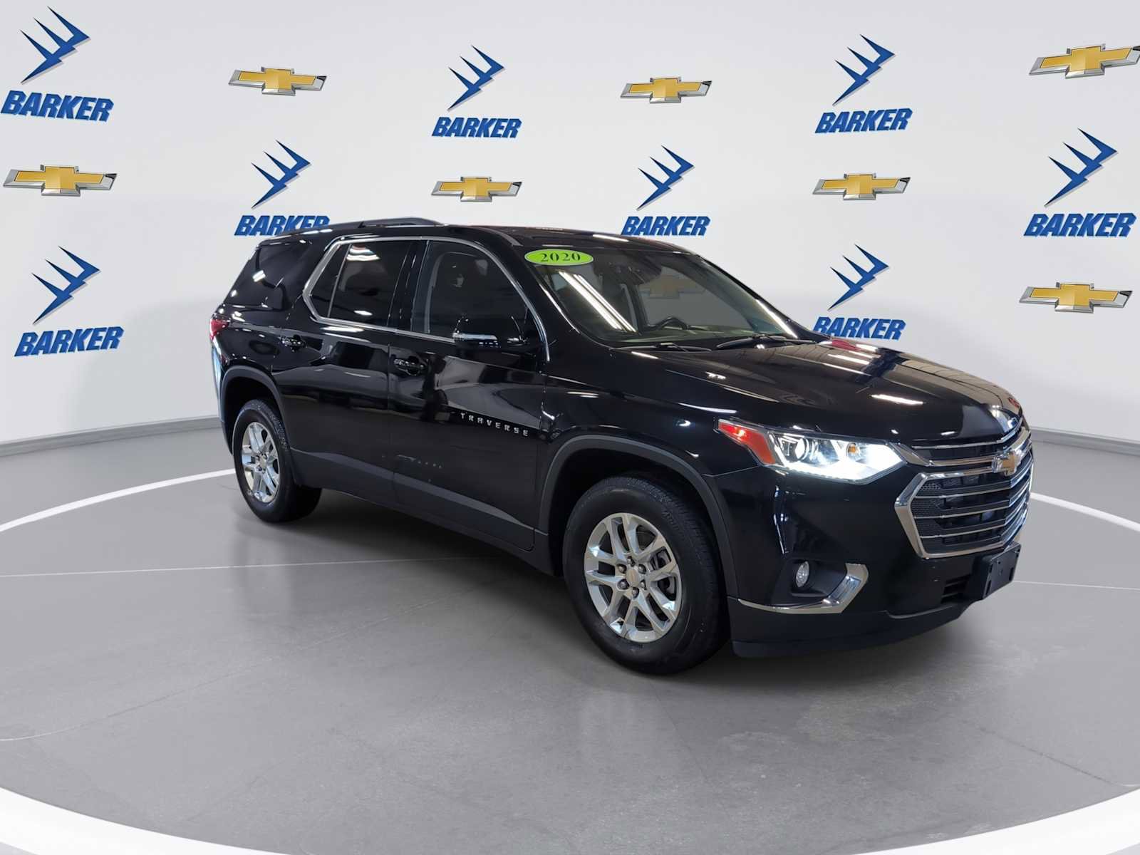 Used 2020 Chevrolet Traverse LT image 2