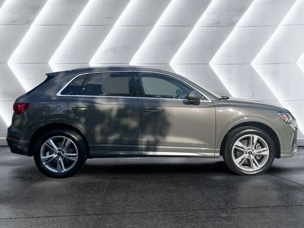 Used 2024 Audi Q3 2.0T Premium Plus w/ Premium Plus Package AWD/4WD image 7