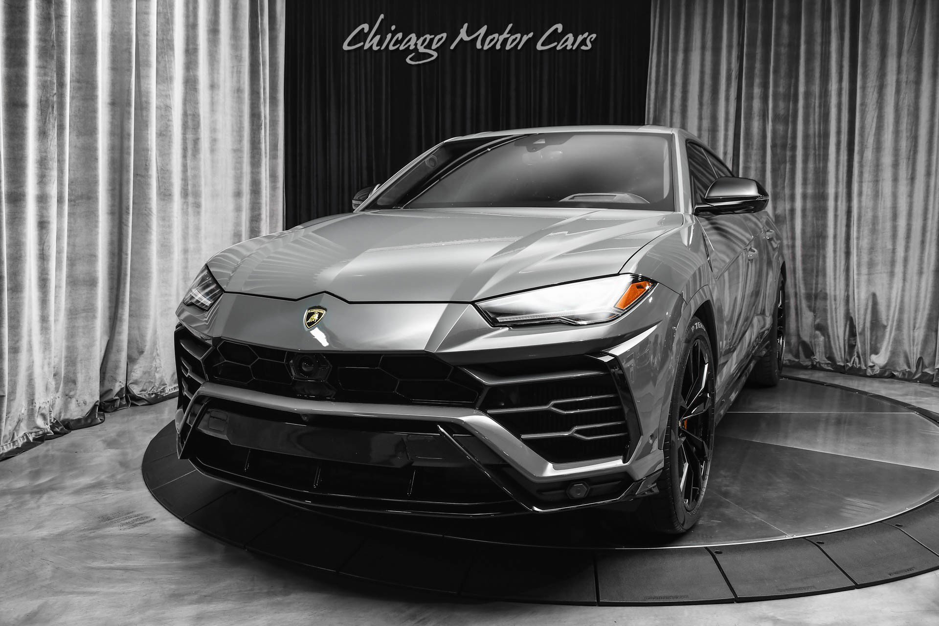 Used 2021 Lamborghini Urus AWD/4WD image 2